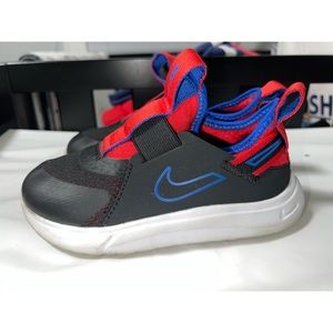 NIKE toddler sneakers